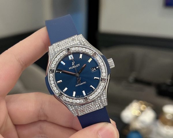 dong ho hublot classic fusion 33mm blue pave thewatchclub