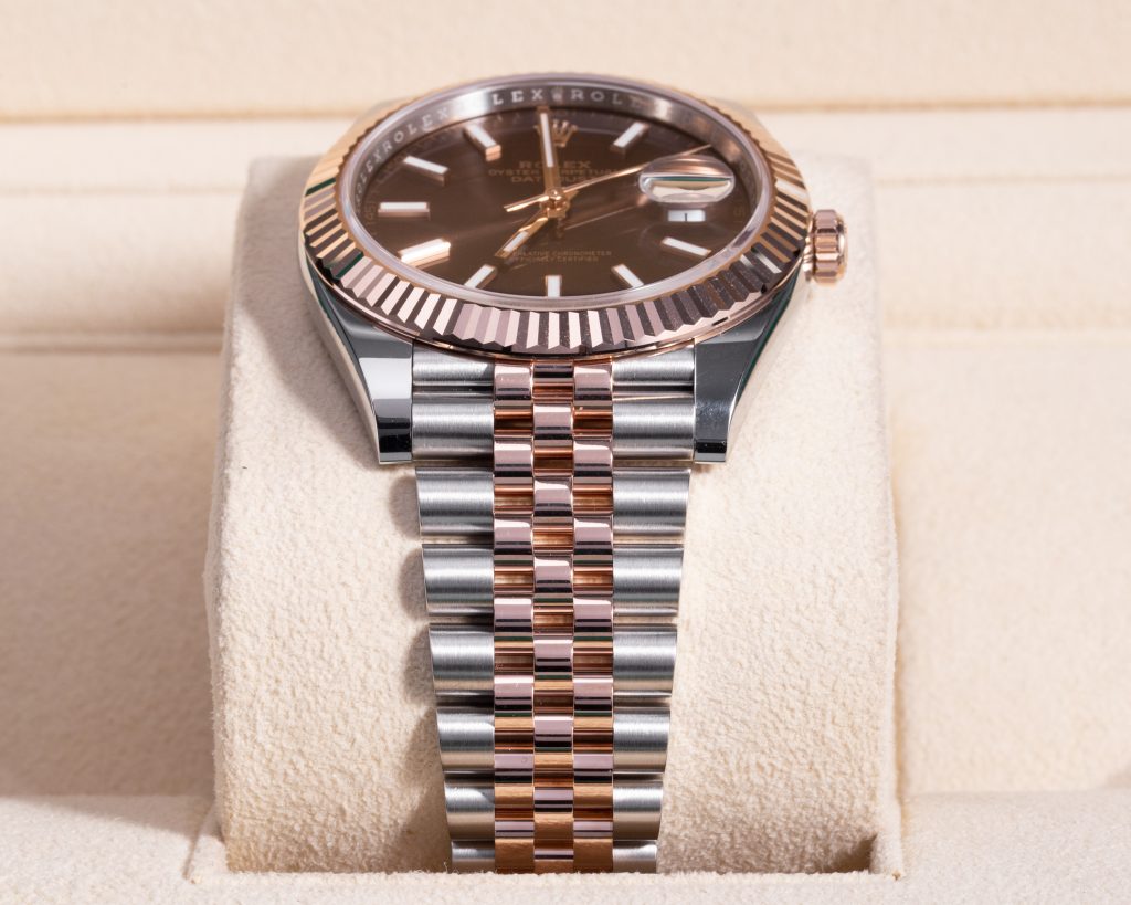 đồng hồ Rolex Datejust 41 126331 Mặt Số Chocolate Cọc Số Dạ Quang 