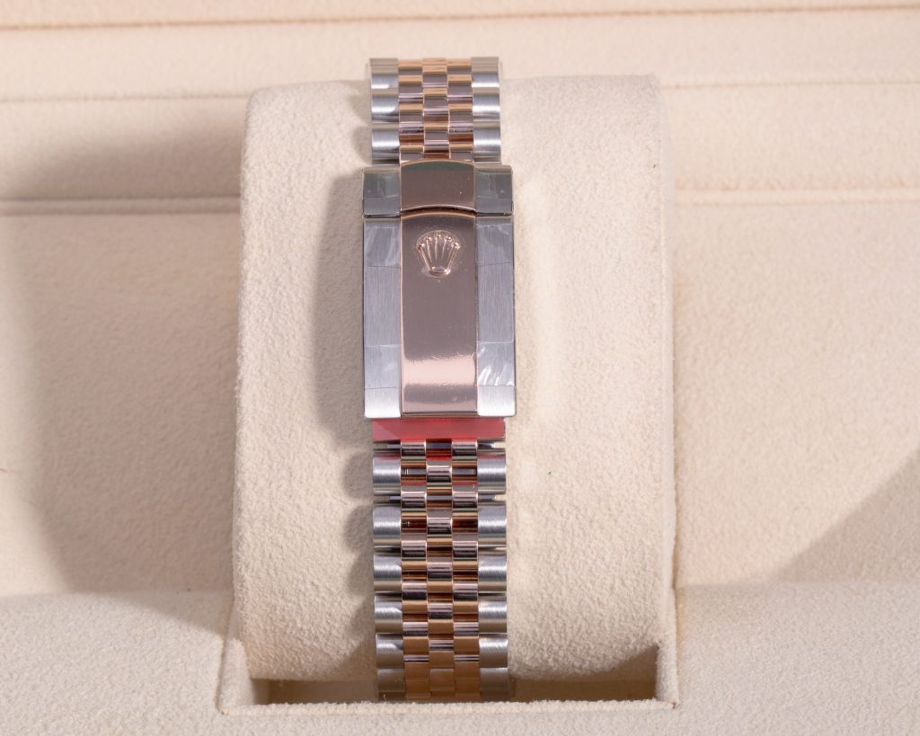 đồng hồ Rolex Datejust 41 126331 Mặt Số Chocolate Cọc Số Dạ Quang 